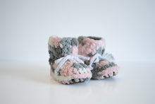 Load image into Gallery viewer, Fleece Slippers - pink/grey