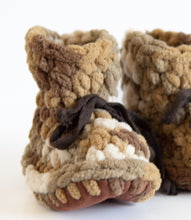 Load image into Gallery viewer, Fleece Slippers - sand